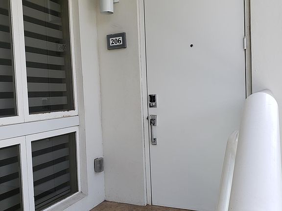 3rd image of 10280 NW 63rd Ter APT 206
