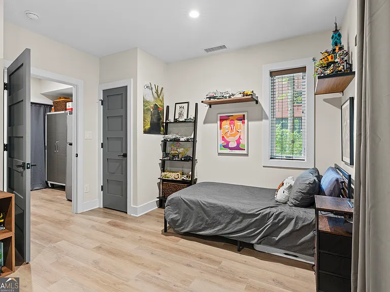 110 Arcadia Ave — Photo 38