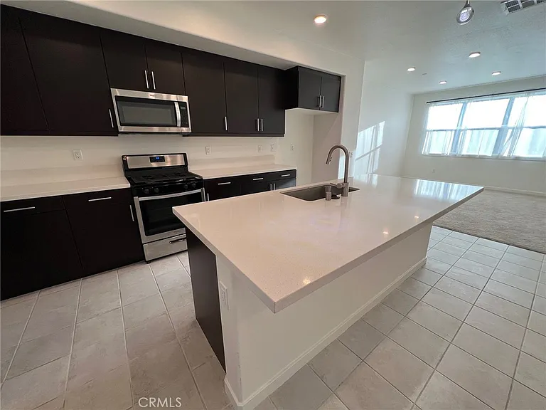 11009 Skyglow Dr — Photo 3