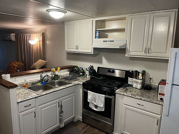 5th image of 1047 14th St Unit 17