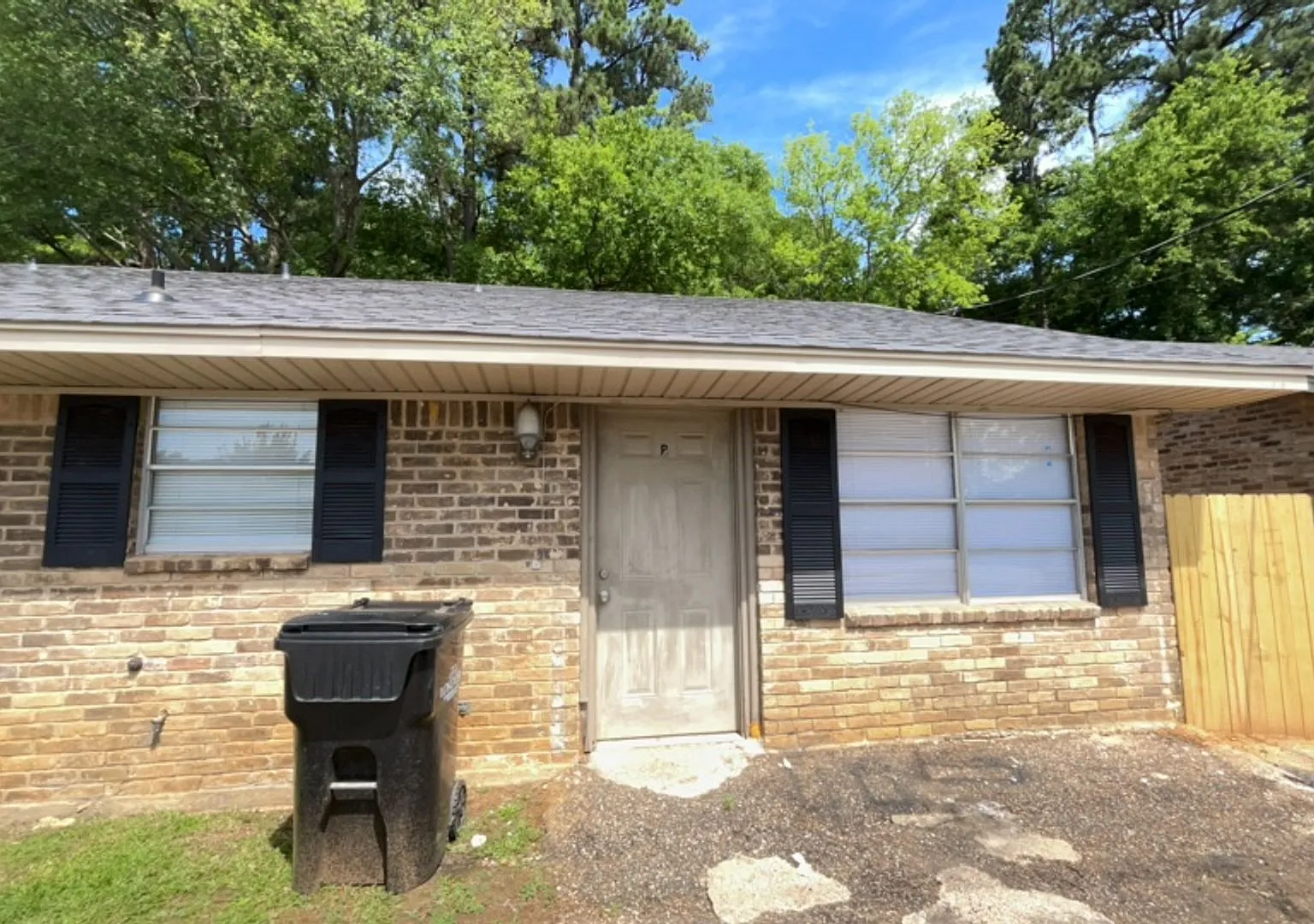 2 bed, 800 sqft, $895 — Photo 1