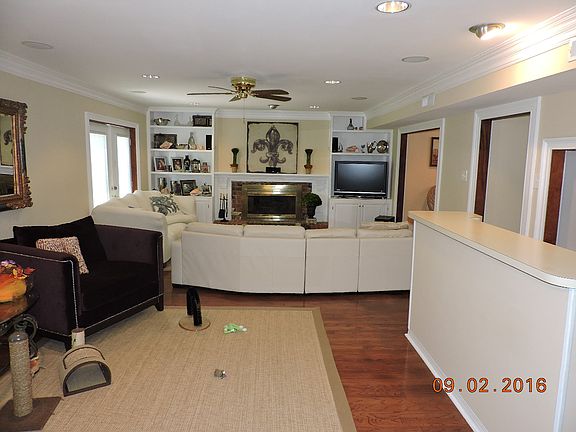 3rd image of 30 Chateau Palmer Dr