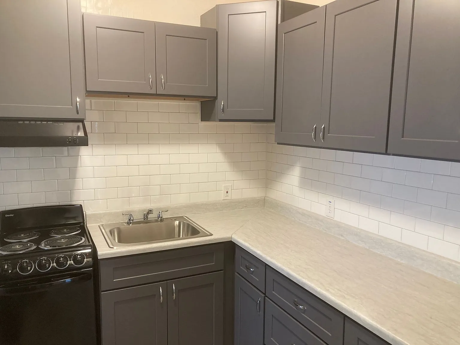 Terrace Arms Apartments — Photo 4