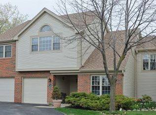 724 Sutton Cir, Wheeling, IL 60090