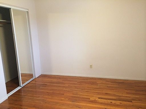5th image of 2327 Murphy Dr