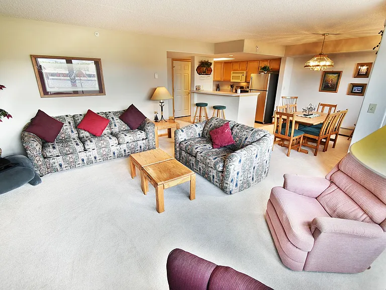 980 Lakepoint Dr #208 — Photo 5