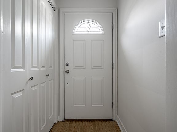 5th image of 6107 Burlington Ave