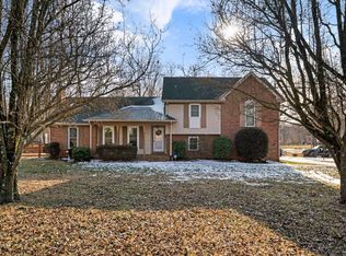 201 Quail Ridge Dr, Cottontown, TN 37048