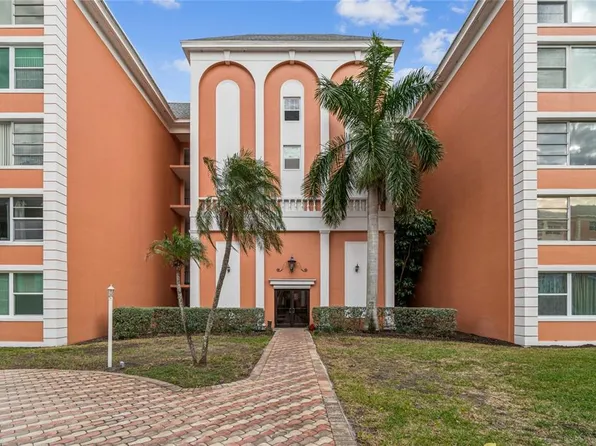 6800 20th Ave N APT 107, Saint Petersburg, FL 33710