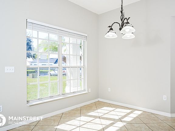 5th image of 11961 Blackheath Cir