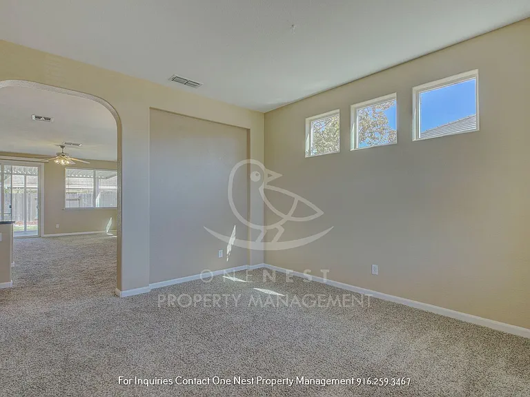 418 Dumont Ct — Photo 4