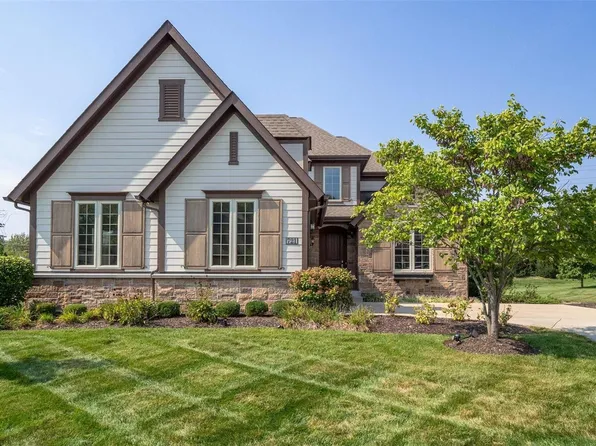 721 Woods Of Ladue Ln, Saint Louis, MO 63124