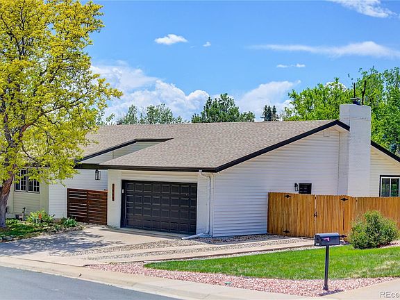 3rd image of 2669 S Moline Court