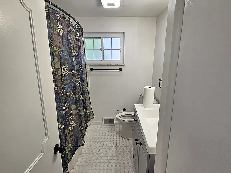 236 McCartney Dr — Photo 19