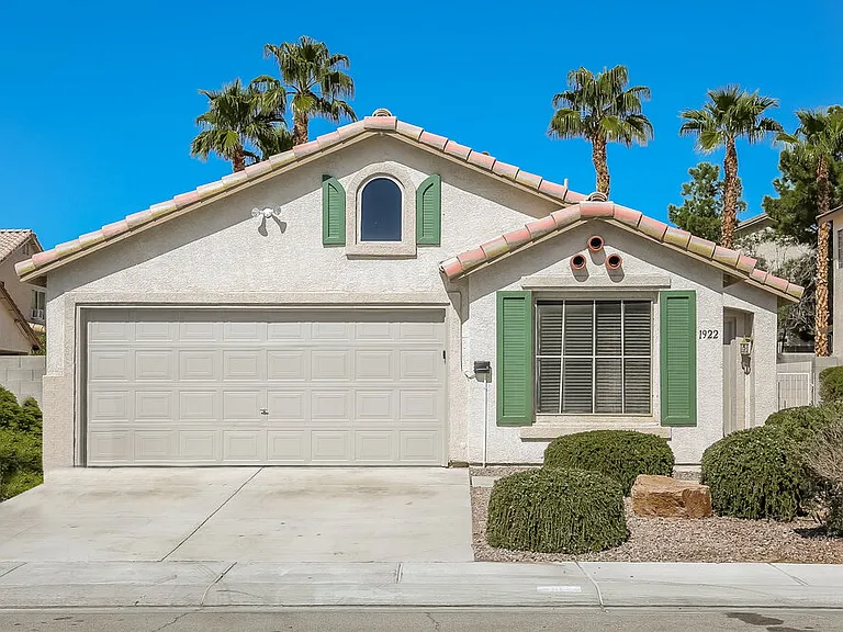 1922 Desert Sage Ave — Photo 1