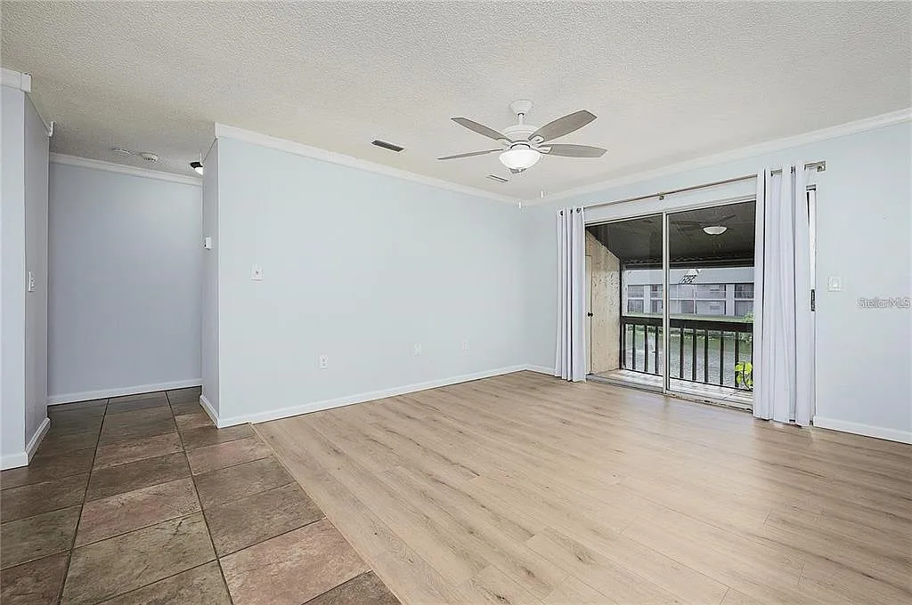 2 bed, 2.0 bath, 967 sqft, $1,700 — Photo 2