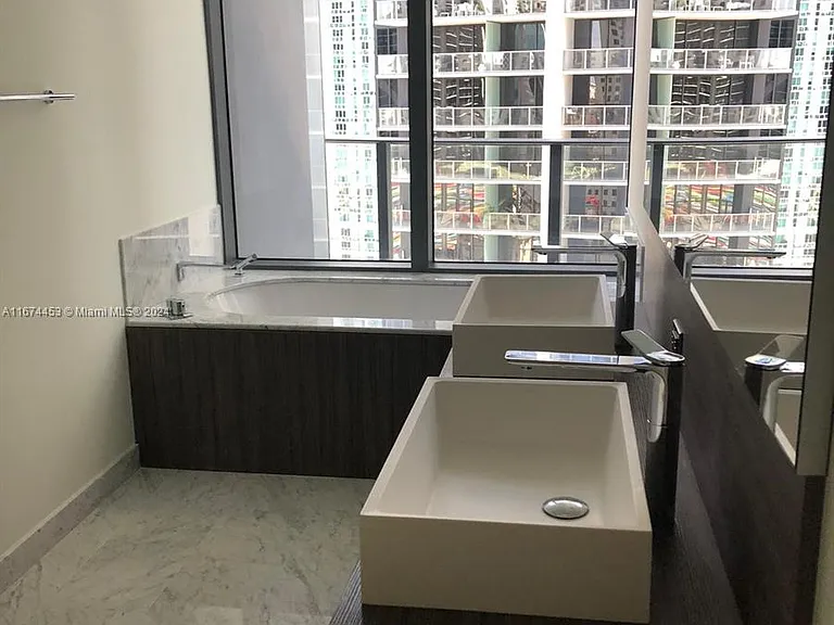 1000 Brickell Plz #2109 — Photo 11