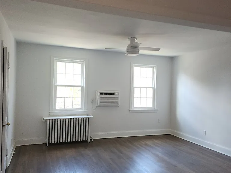 Living room 12'by12'