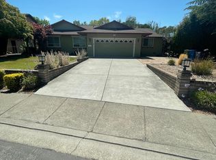 6043 Dolores Dr, Rohnert Park, CA 94928