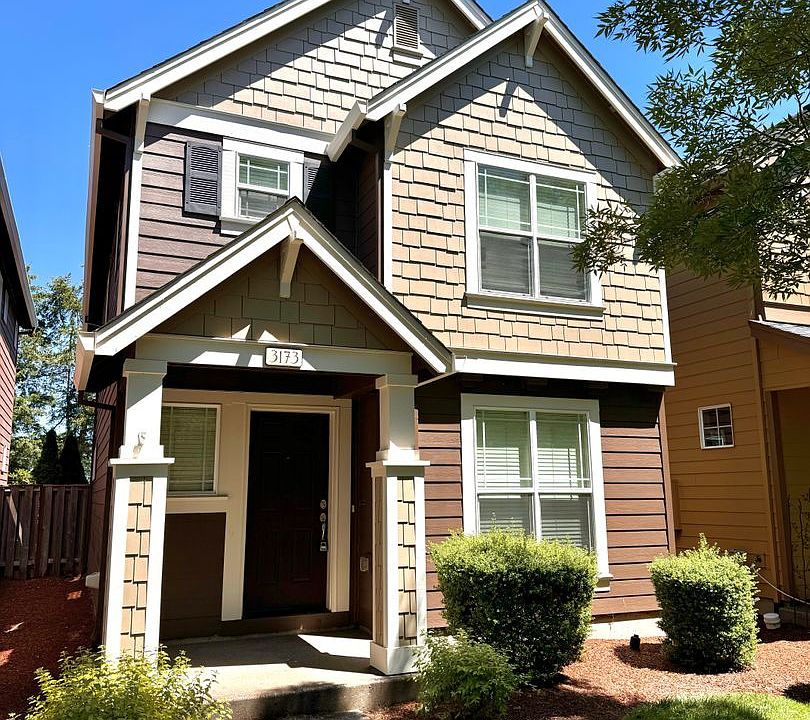 1st image of 3173 SE Everglade St
