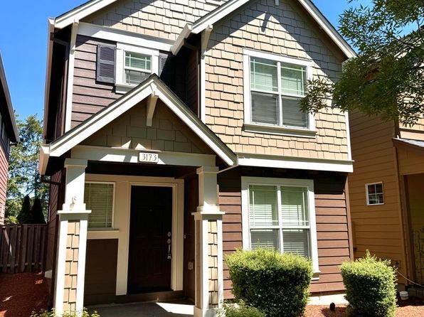 3173 SE Everglade St