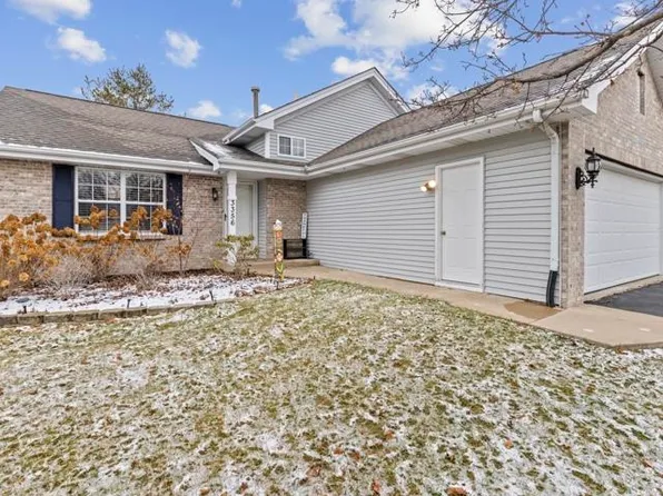 3356 Prairie View Dr, Rockford, IL 61114