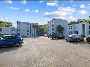 Live Oak, Davie, FL 33324