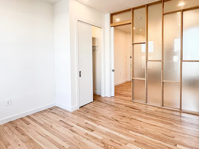 200 Mott St #12 — Photo 4