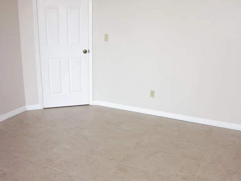 2030 Cascades Blvd #303 — Photo 6