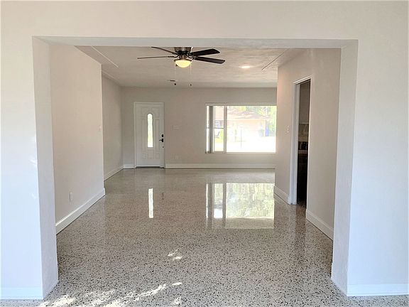 4th image of 6218 6th Ave S
