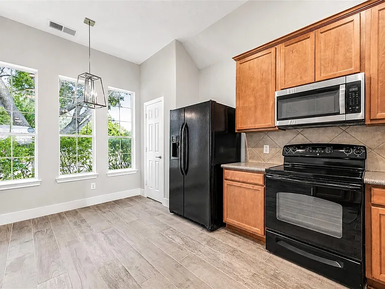 22027 Field Green Dr — Photo 8