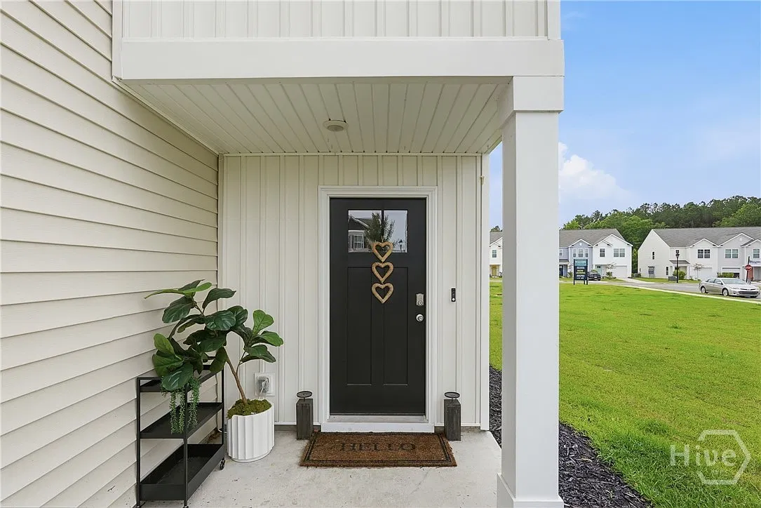 4 bed, 2.5 bath, 2174 sqft, $2,500 — Photo 3