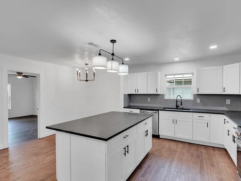6124 Sundown Dr — Photo 6