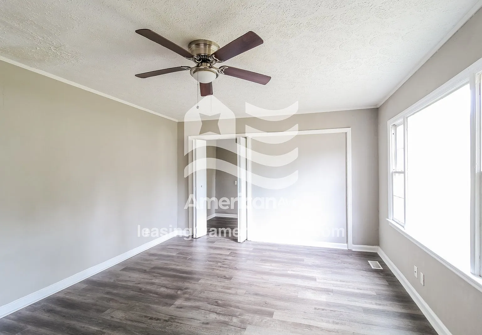 2 bed, 1.0 bath, 975 sqft, $657 — Photo 2
