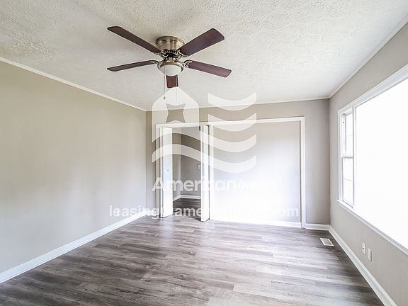 1654410_002_living_room_13856893.jpg