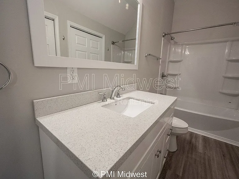 1439 S East St — Photo 23
