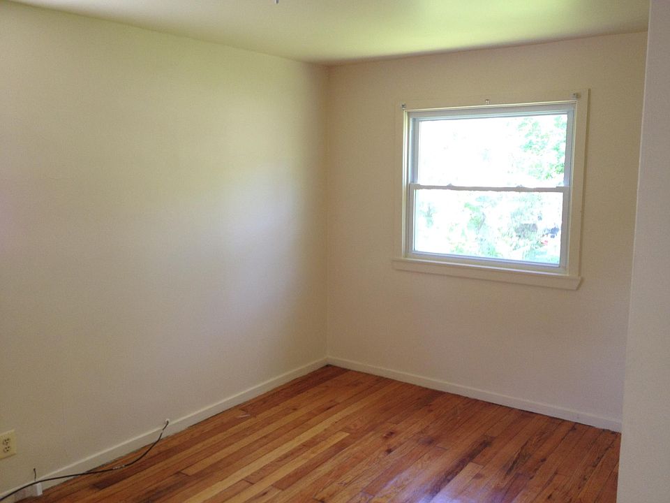 31757 Arenac Ct, Westland, MI 48186 Zillow