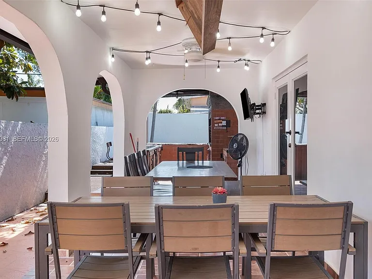 2430 SW 22nd Ter — Photo 35