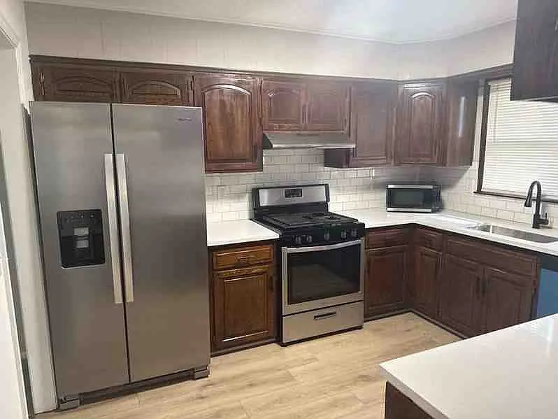 3 bed, 1456 sqft, $2,250 — Photo 2