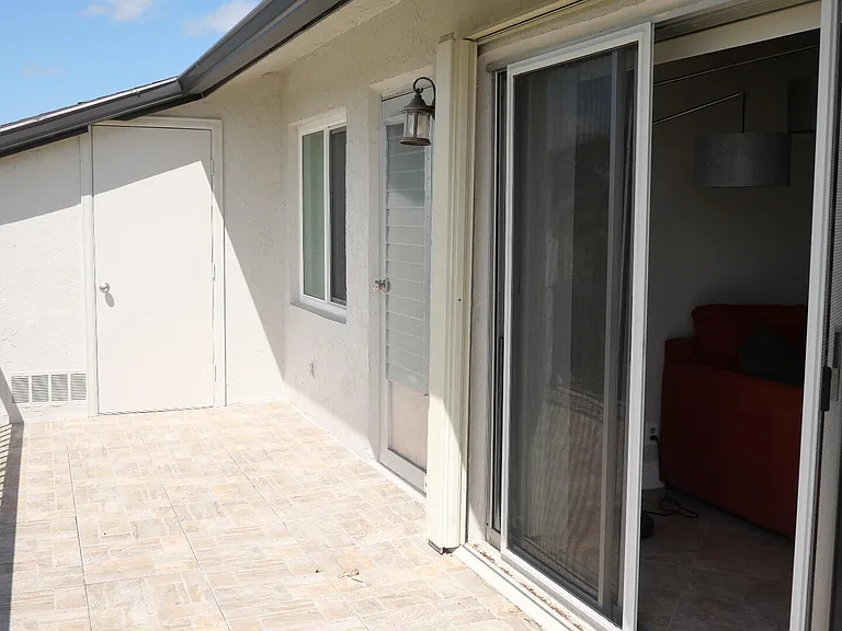 13817 Royal Palm Ct #B — Photo 20