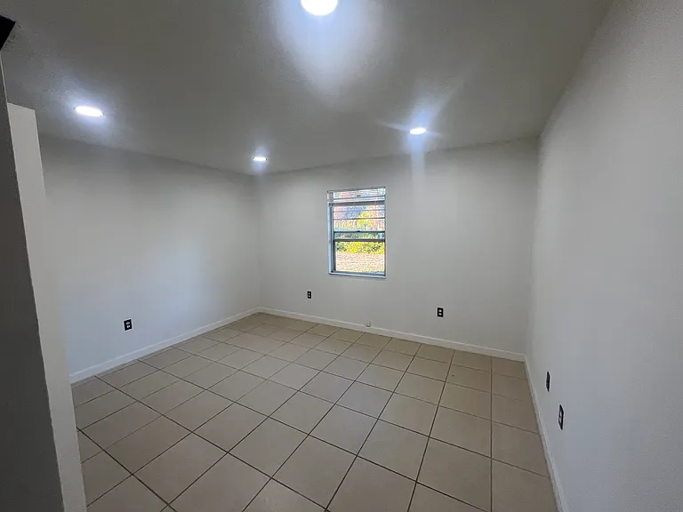 354 Camillia Ln #B — Photo 10