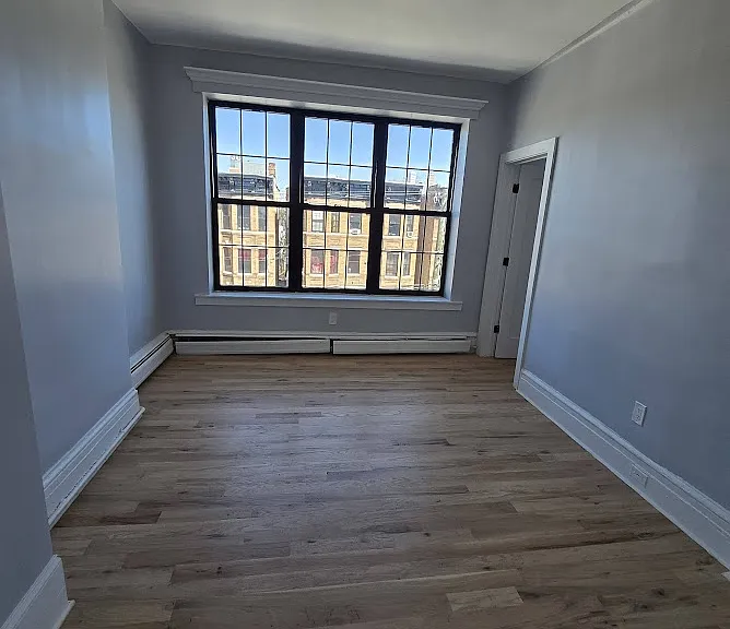 81 Bostwick Ave #3R1 — Photo 4