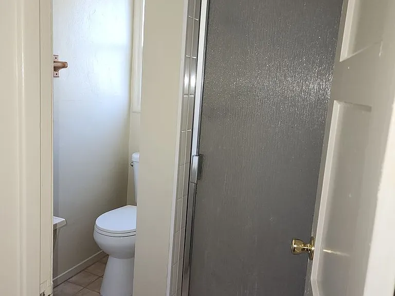 1605 Saint Clair St — Photo 21