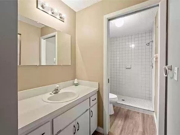 5th image of 1302 Cielo Vista Dr