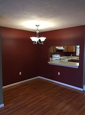 4th image of 60 Pattison St #4