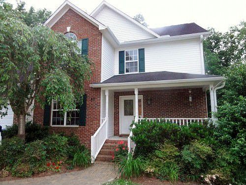 2nd image of 411 Walnut Grove Rd