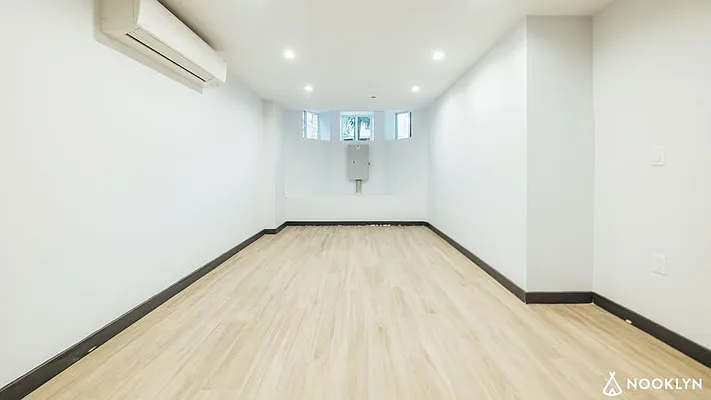 Rented by Nooklyn NYC LLC | media 6