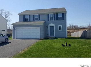 62 Cross Country Dr, Baldwinsville, NY 13027