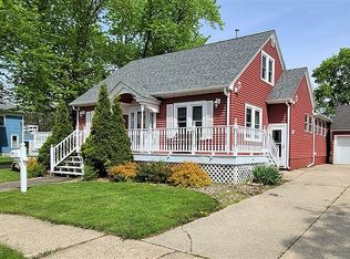 102 E 7th St, Sumner, IA 50674