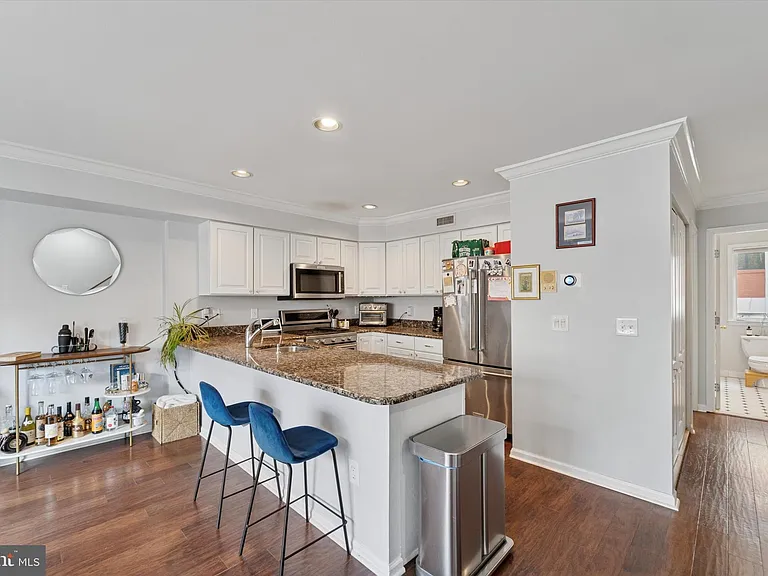 212 S 24th St #24-2416B — Photo 4